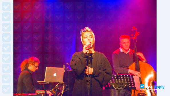 College of Art, Design and Popular Music фотография №10