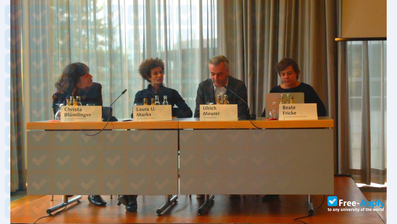 Foto de la International Research Institute for Cultural Technologies and Media Philosophy #28