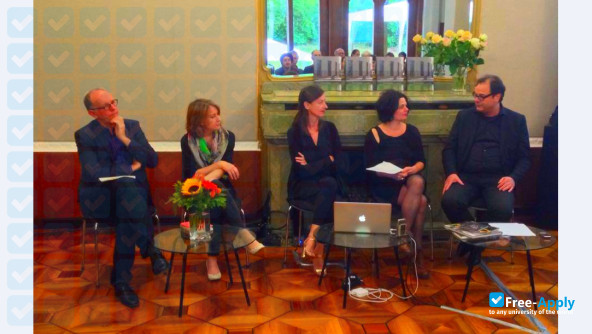 Foto de la International Research Institute for Cultural Technologies and Media Philosophy #27