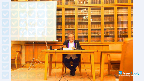 Foto de la International Research Institute for Cultural Technologies and Media Philosophy #18