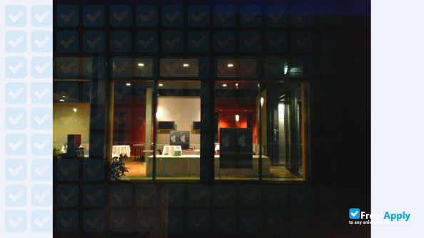 Foto de la International Research Institute for Cultural Technologies and Media Philosophy #11