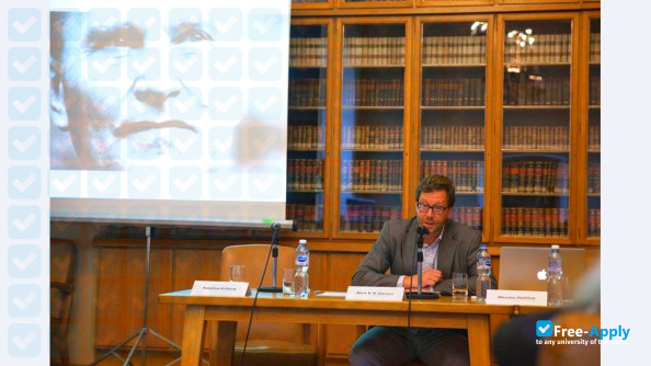 Foto de la International Research Institute for Cultural Technologies and Media Philosophy #23