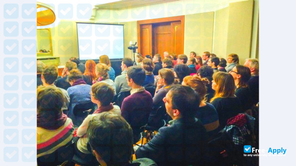 Foto de la International Research Institute for Cultural Technologies and Media Philosophy #15
