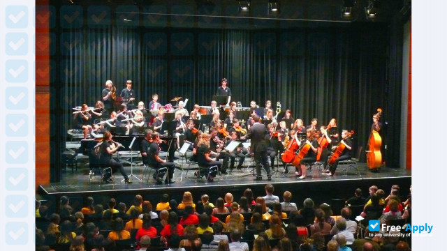 Foto de la University of Music Saar #1