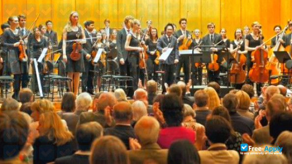 Foto de la University of Music Saar #12