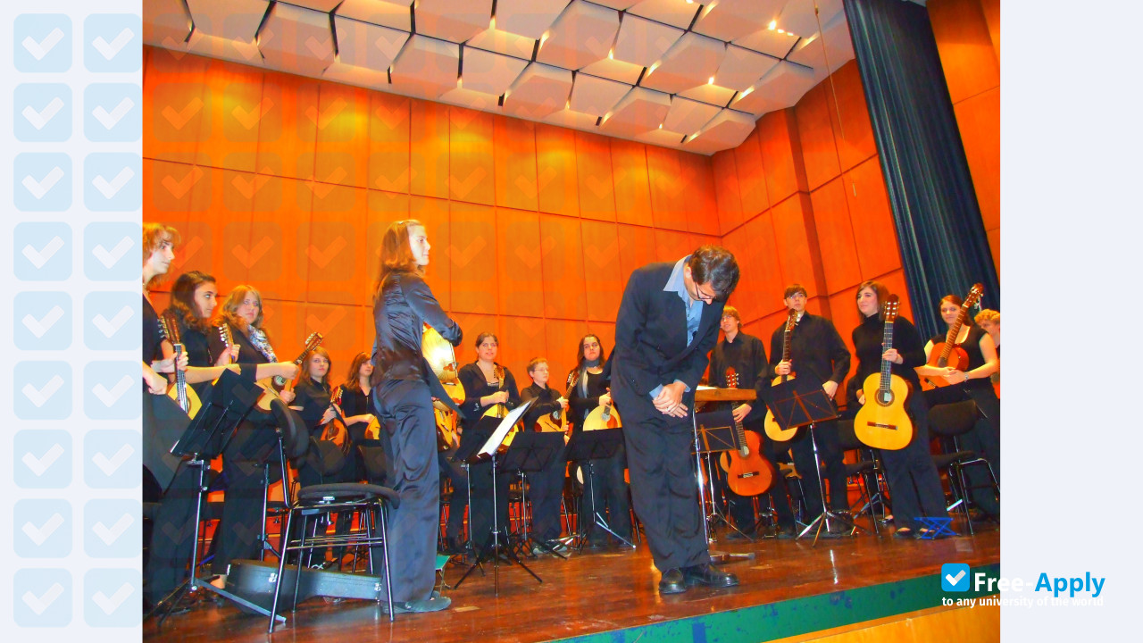 Foto de la University of Music Saar #4