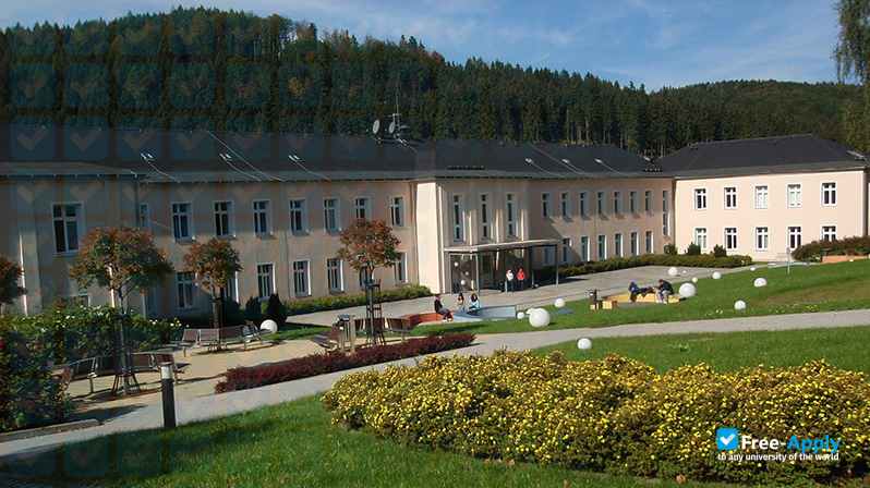 Photo de l’State Academy of Studies Breitenbrunn #6