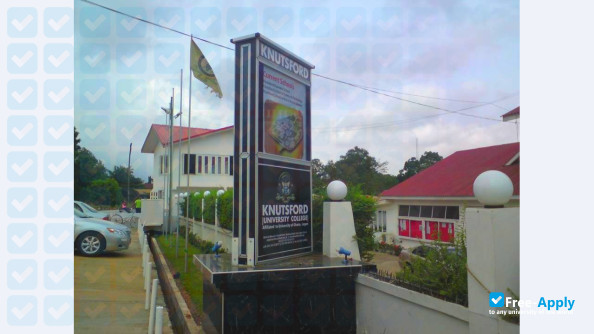 Knutsford University College photo