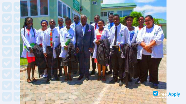 Photo de l’Family Health Medical School #3