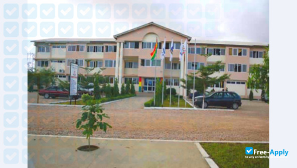 Methodist University College фотография №7