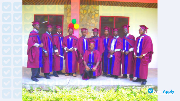 Foto de la Spiritan University College #9