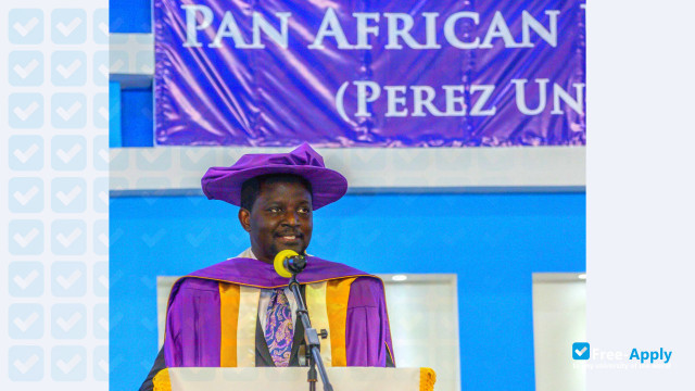 Foto de la Pan African Christian University College #8