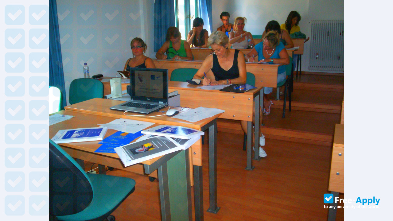 British Hellenic College фотография №4