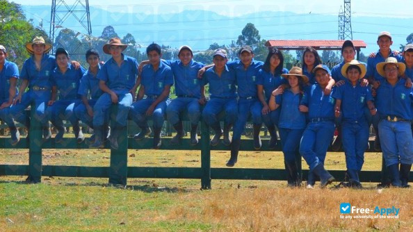 Photo de l’Central National School of Agriculture (ENCA) #7