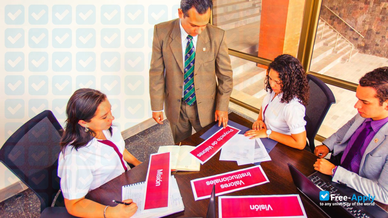 Foto de la University of Istmo (UNIS) #6