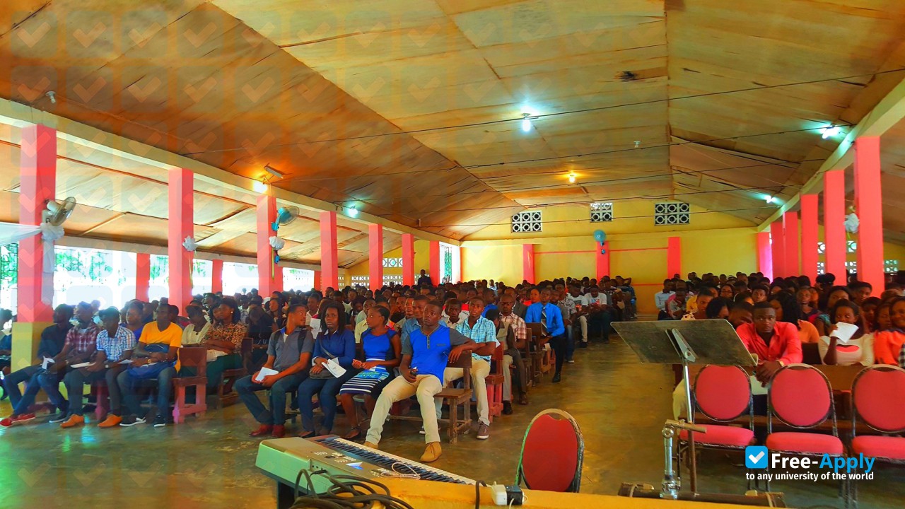 Photo de l’Christian University of North Haiti #4