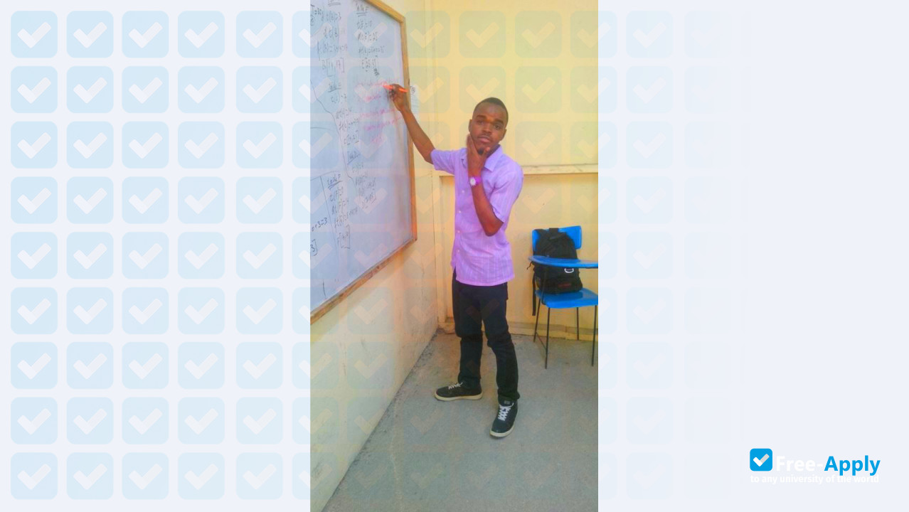 Foto de la University of Port-au-Prince #6