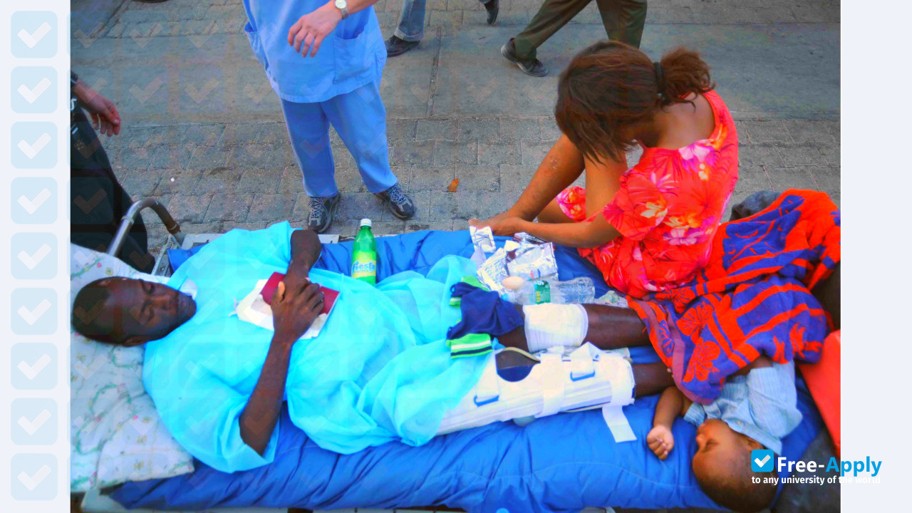 Foto de la University of Port-au-Prince #8