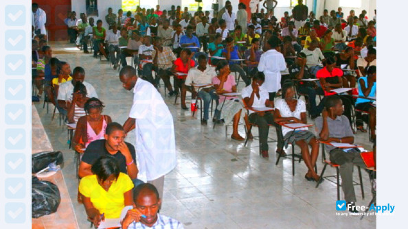Foto de la University of the Dr. Aristide Foundation #8