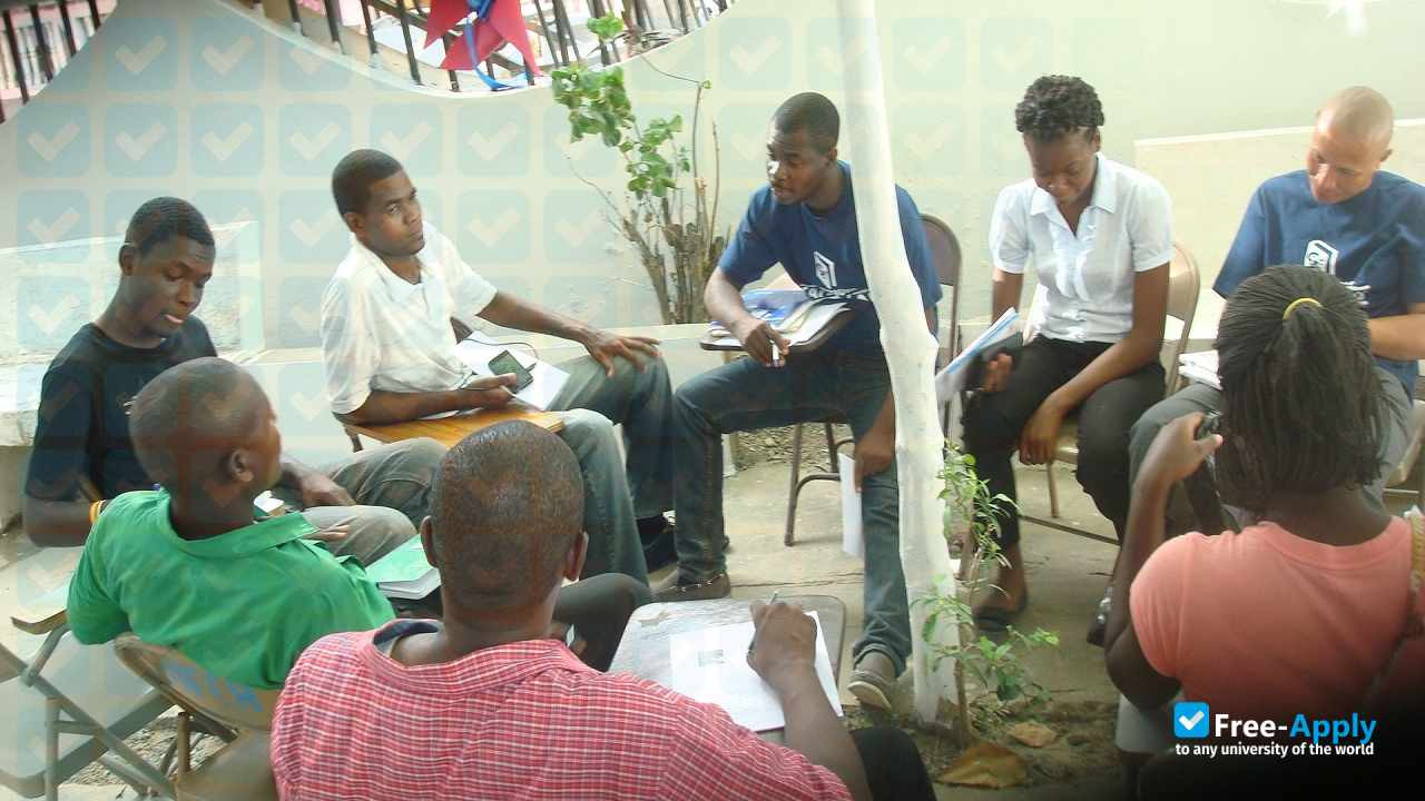 Franco-Haitian University of Cap-Haïtien photo #7