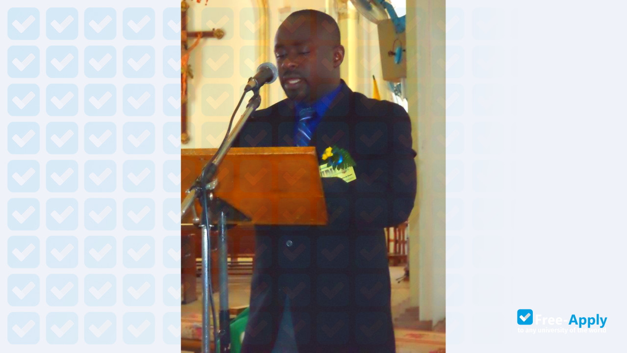 Foto de la Polytechnic University of Haiti #2