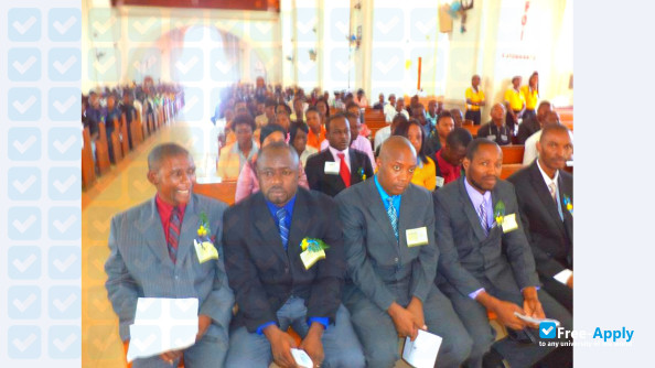 Foto de la Polytechnic University of Haiti #3