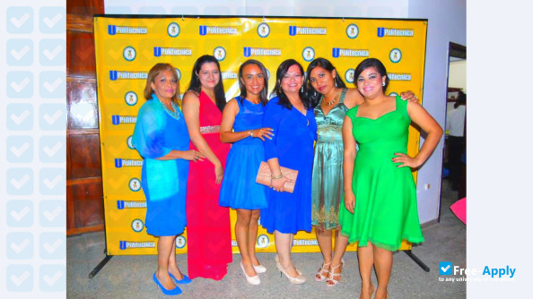 Foto de la Polytechnic University of Honduras #29