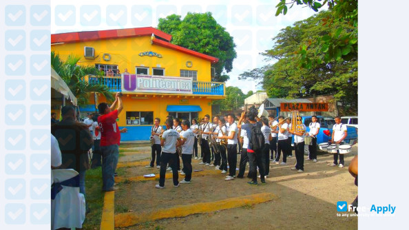 Foto de la Polytechnic University of Honduras #16