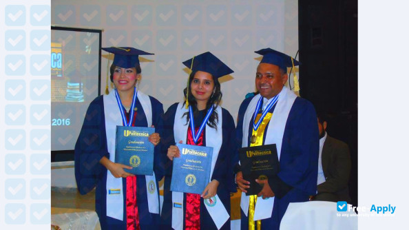 Foto de la Polytechnic University of Honduras #22