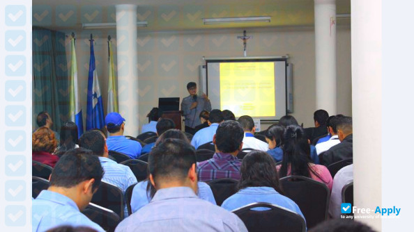 Photo de l’Catholic University of Honduras #5