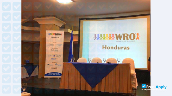 Photo de l’Catholic University of Honduras #3