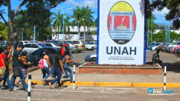 Foto de la National Autonomous University of Honduras #4
