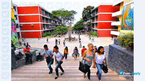 Foto de la National Autonomous University of Honduras #9