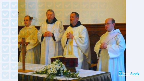 Foto de la Sapientia School of Theology #3