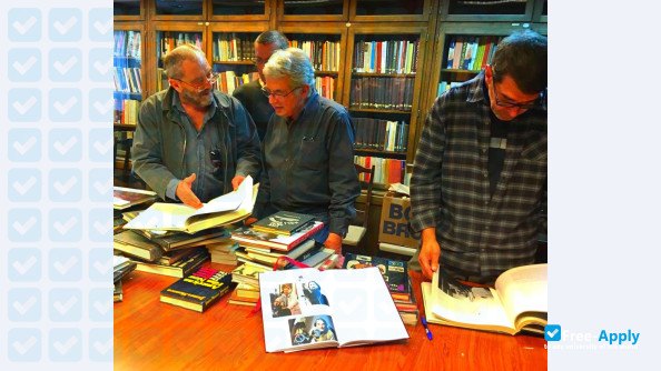 Foto de la University of Theatre and Film Arts #2