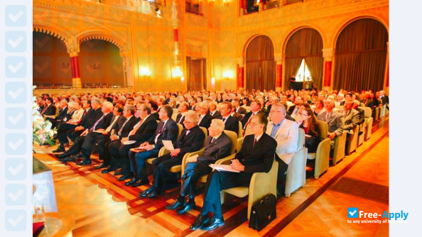 Foto de la Baptist Theological Academy #13