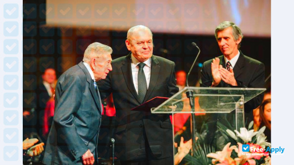 Foto de la Baptist Theological Academy #7
