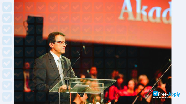 Foto de la Baptist Theological Academy #8