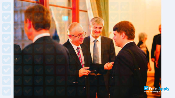 Foto de la Baptist Theological Academy #12