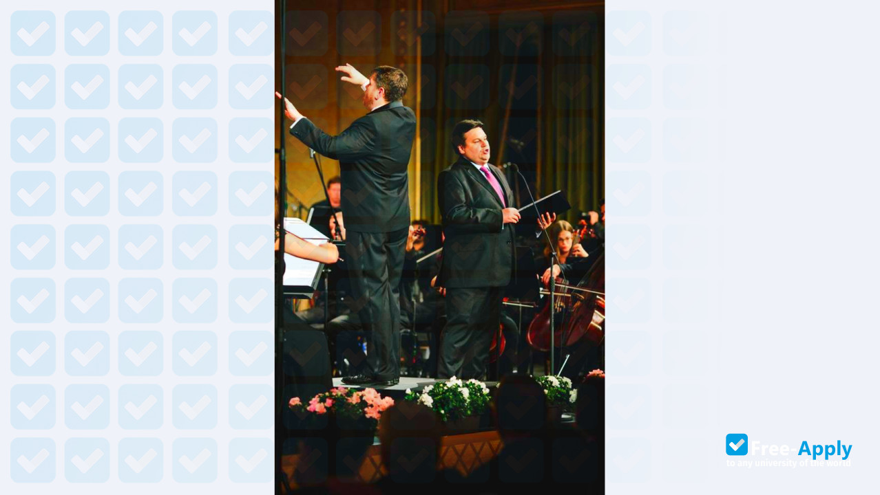 Foto de la Baptist Theological Academy #5