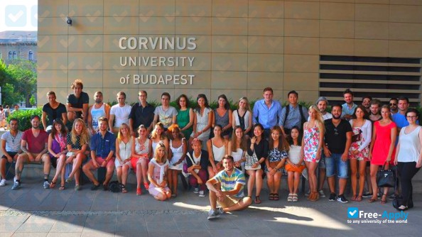 Foto de la Corvinus University #8