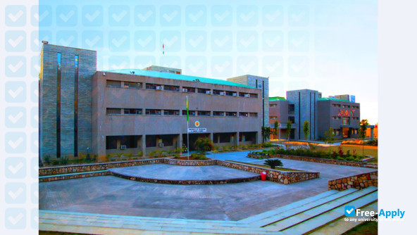 Photo de l’University of Petroleum & Energy Studies #8