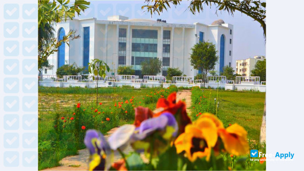 Photo de l’Babasaheb Bhimrao Ambedkar University Lucknow #5