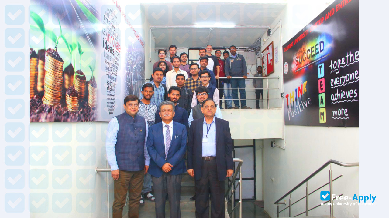 Photo de l’Gujarat University #7