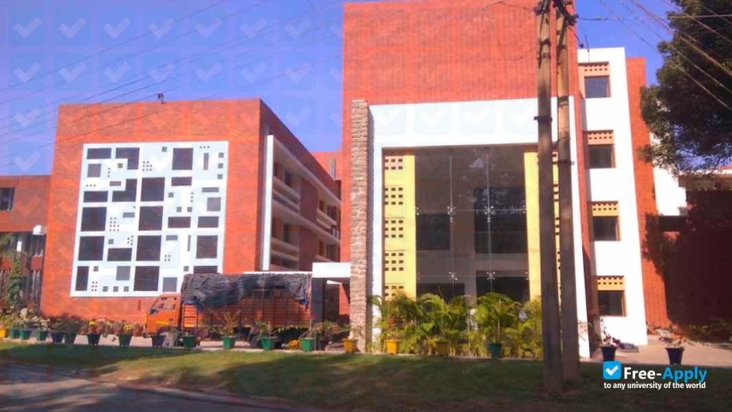PEC University of Technology (Punjab Engineering College) фотография №6