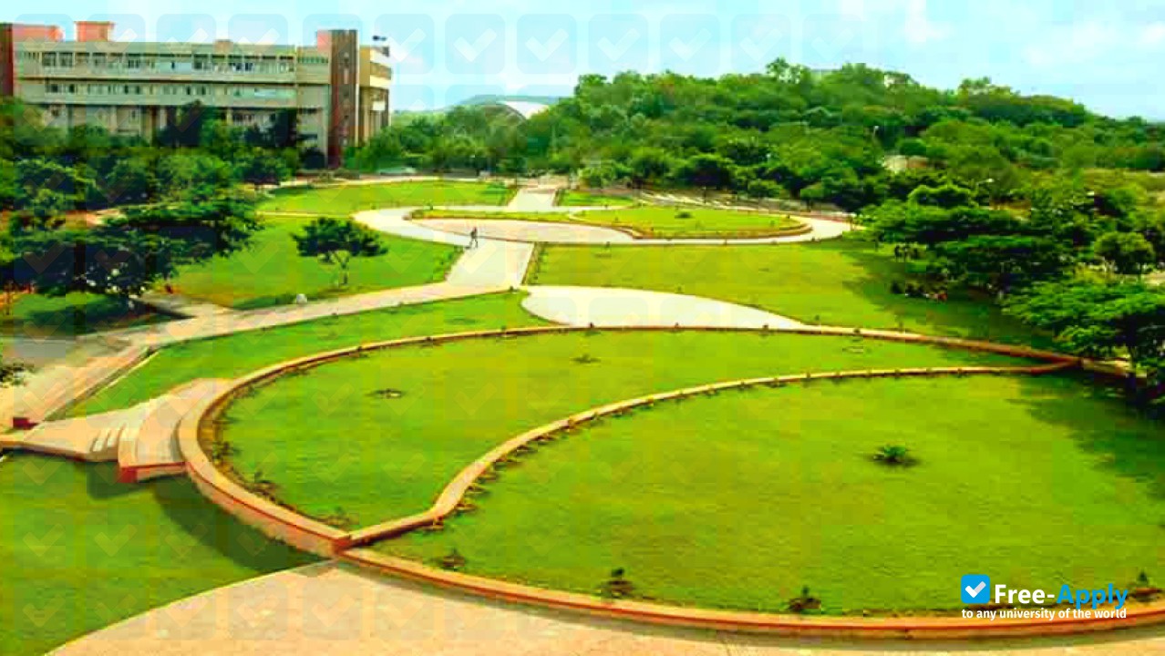Photo de l’North Maharashtra University #10