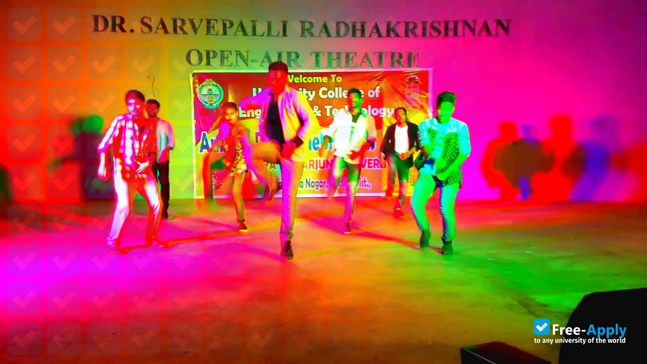 Foto de la Acharya Nagarjuna University #12