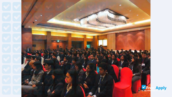 University of Delhi Faculty of Management Studies photo #7