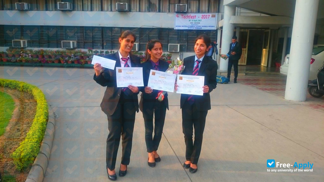 Shoolini University of Biotechnology and Management Sciences photo #15