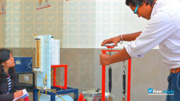 Shoolini University of Biotechnology and Management Sciences photo #2